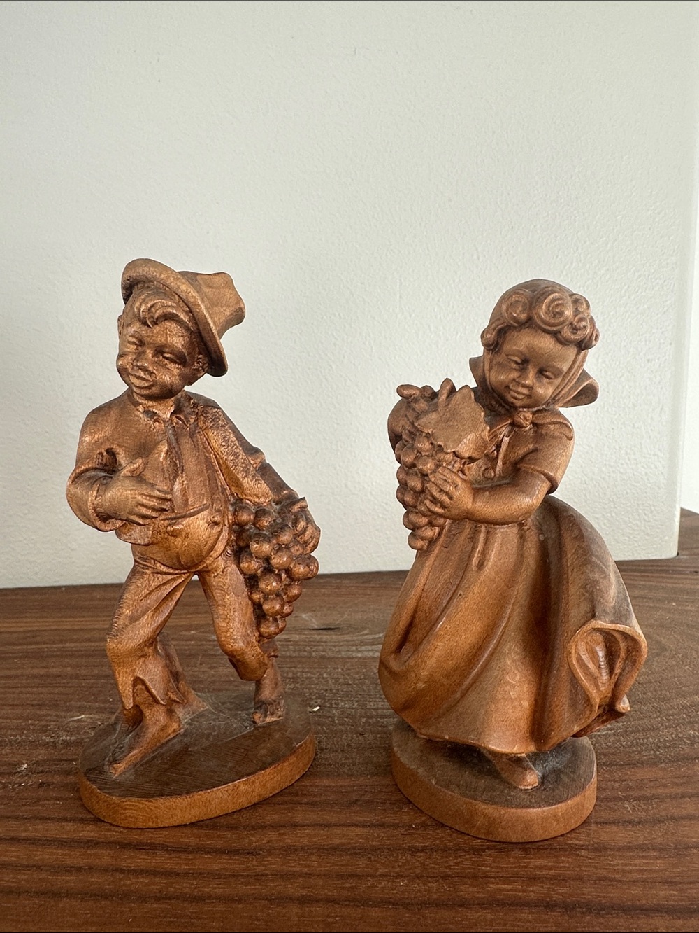 Vintage Hand-Carved Wood German Folk Art Pair of Vintage Style Figurines – Brown